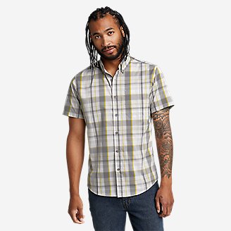 Men's Short-Sleeve Voyager Flex Shirt in Beige