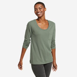 Women's Favorite Scoop-Neck Long-Sleeve Pocket T-Shirt in Green