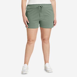 Women's Versatrex Shorts in Green