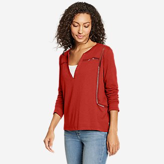 Women's Gate Check 3/4-Sleeve Notch-Neck Taped T-Shirt in Red