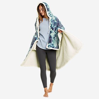 Cabin Hooded Throw in Blue