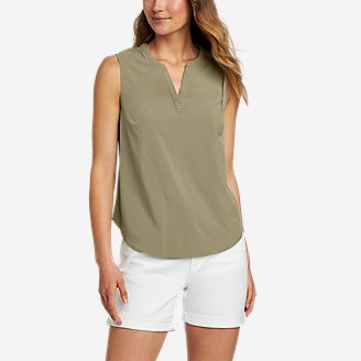 Women's Escapelite Sleeveless Split-Neck Shirt in Green
